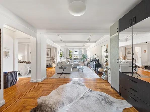 152 E 94th St APT 8D, New York, NY 10128
