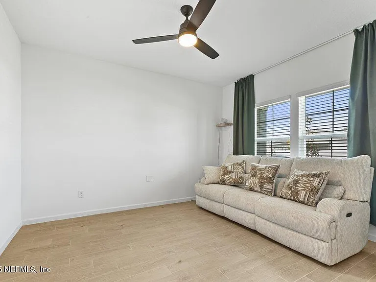 9719 Giada Dr — Photo 8