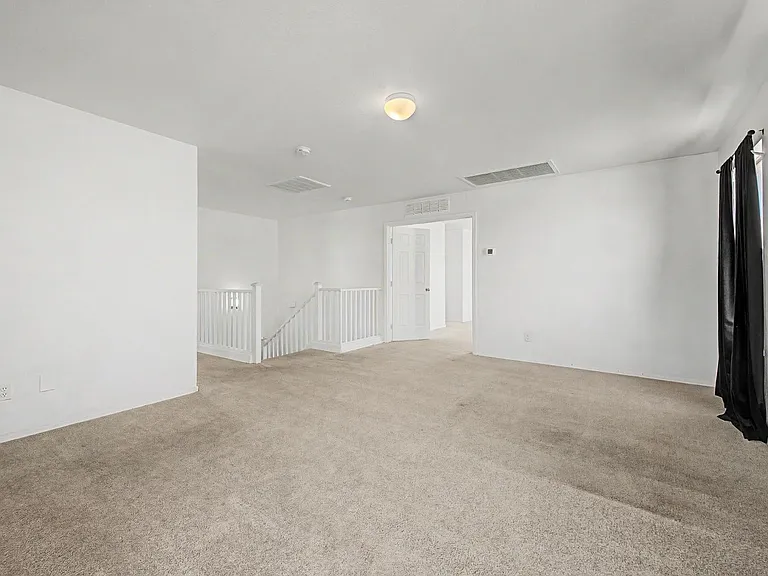 559 W Viola St — Photo 34