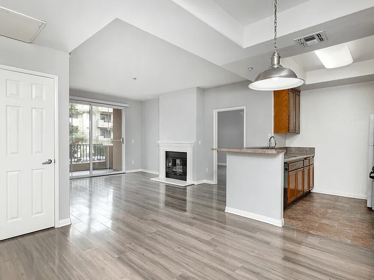 Lido Apartments - 3623 Jasmine Ave — Photo 19