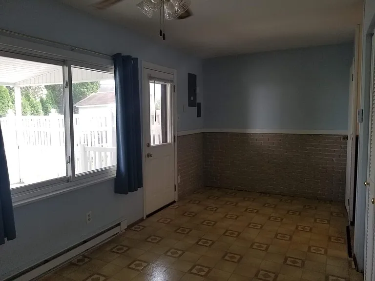 172 S 22nd St — Photo 10