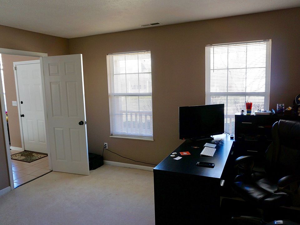 1st image of 211 Dovecote Trce