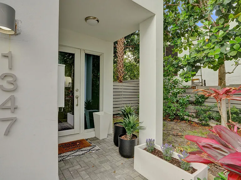 1347 N Ocean Blvd — Photo 4