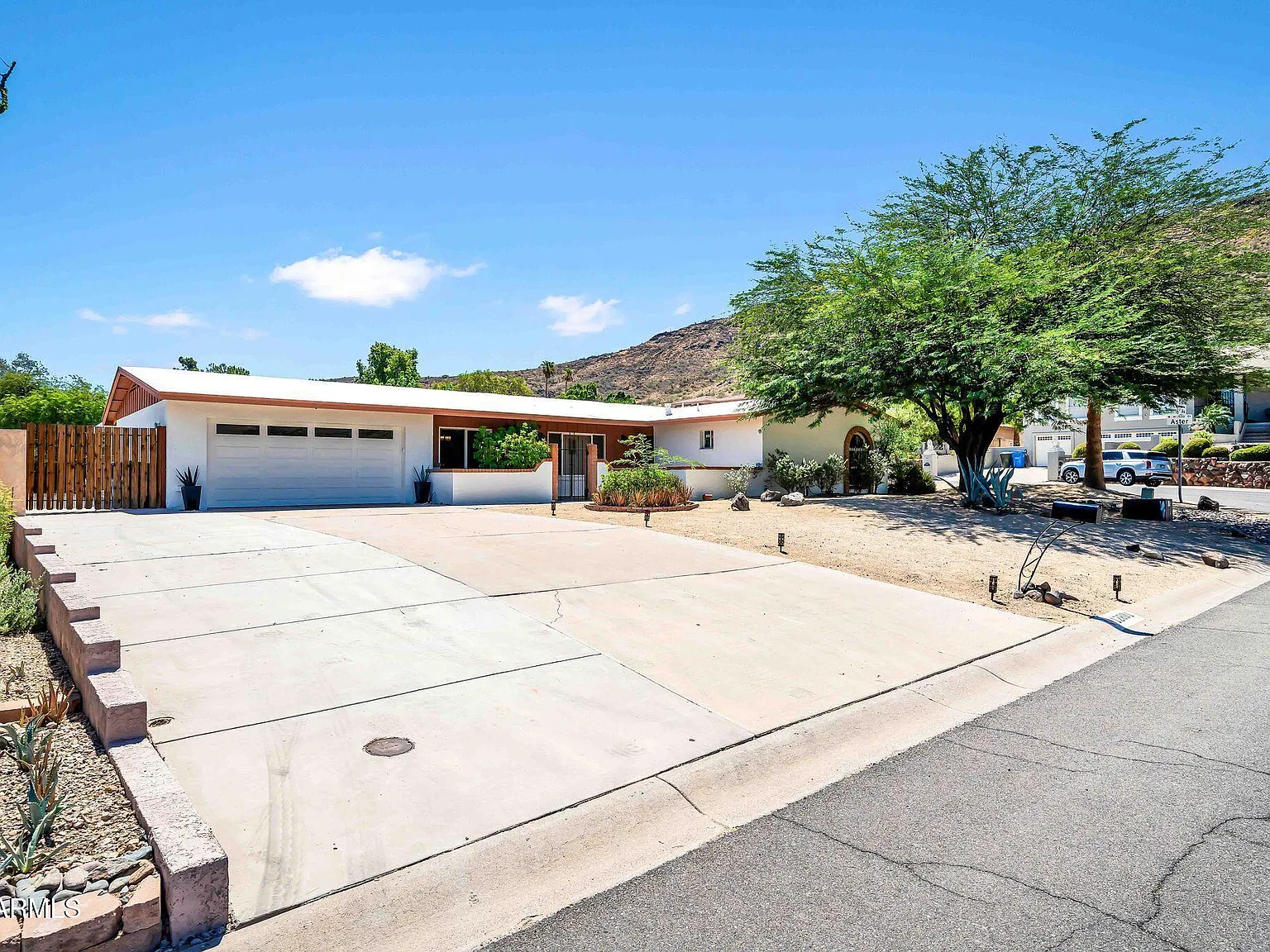 4 bed, 2.0 bath, 2079 sqft, $3,200 — Photo 1