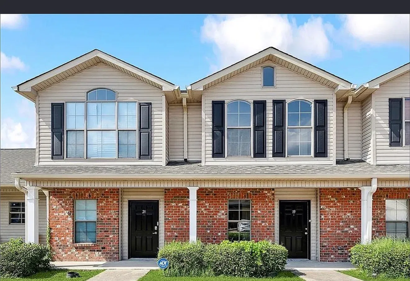 2 bed, 2.5 bath, 1550 sqft, $1,450 — Photo 1