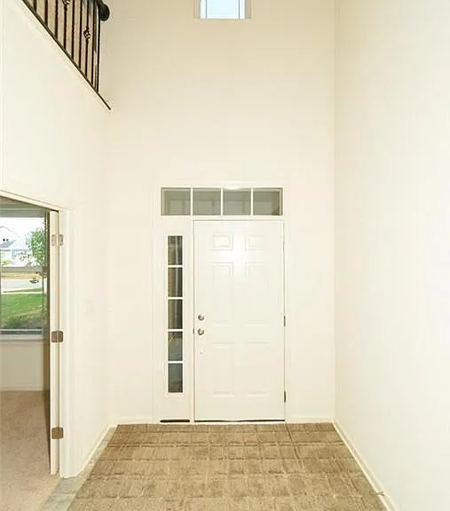 8255 Carnegie Ln — Photo 2