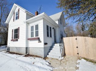 426 W Crystal Lake Ave, Crystal Lake, IL 60014