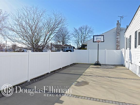5th image of 73 Dartmouth Dr