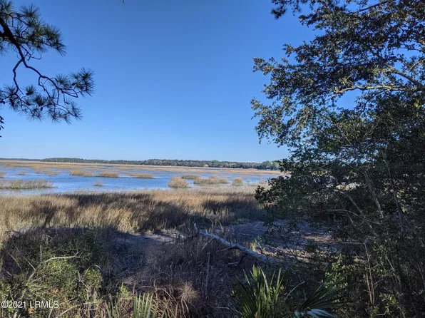 14 Dolphin Point Ln, Hilton Head Island, SC 29926