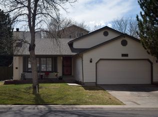 8963 S Round Rock St, Highlands Ranch, CO 80126