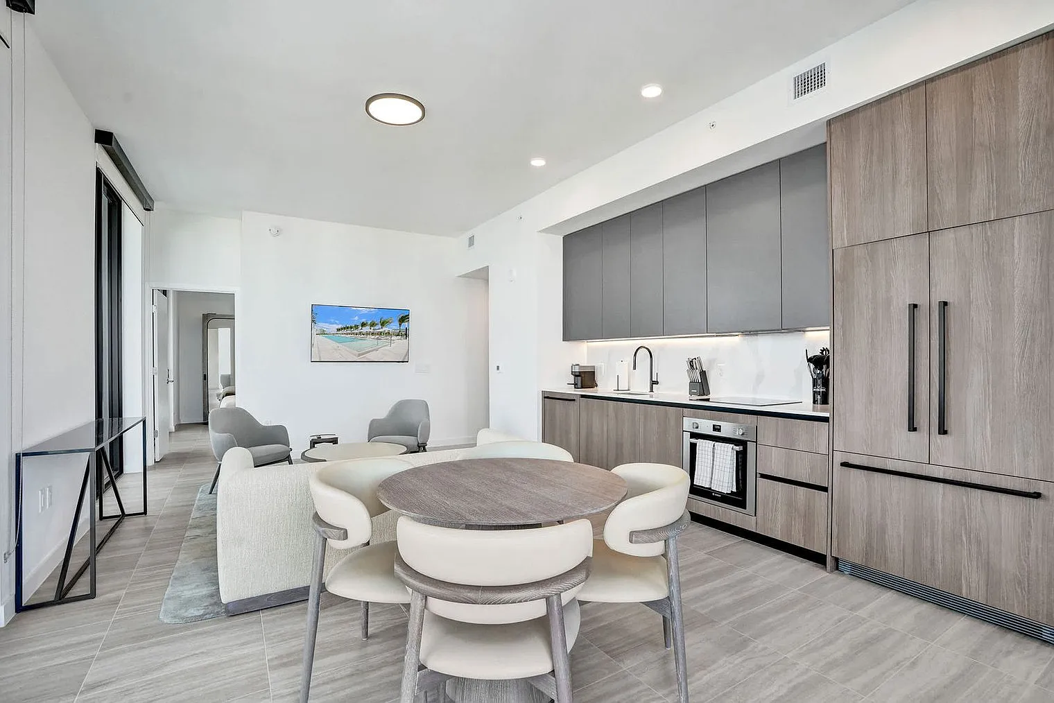 2 bed, 2.0 bath, 1184 sqft, $11,417 — Photo 3