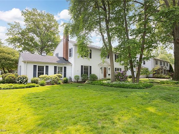 4th image of 571 Dwight Dr