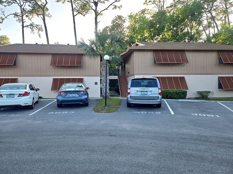 160 Live Oak Woods Ct #4D — Photo 2