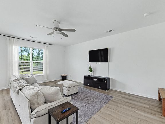 4th image of 202 Palfrey Dr