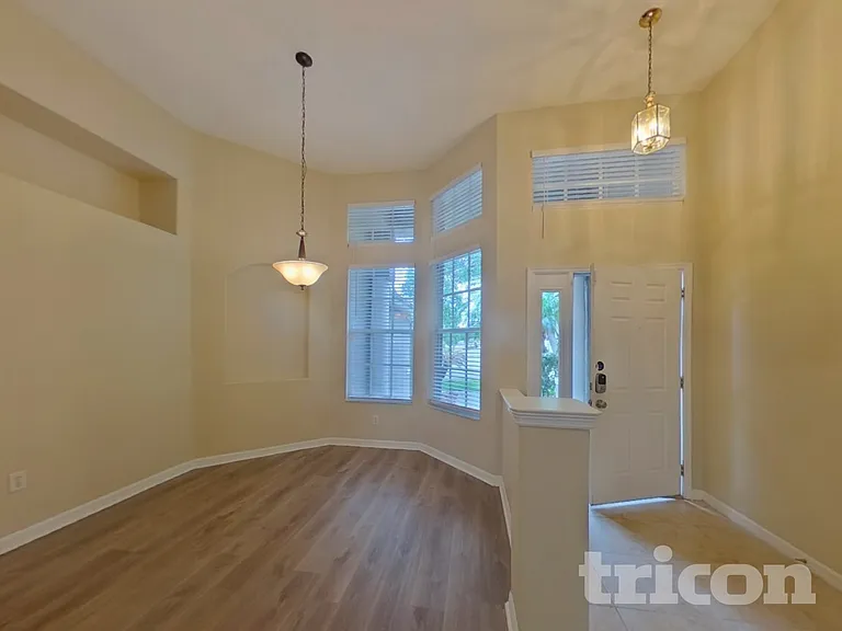 1507 Yardley Dr — Photo 5