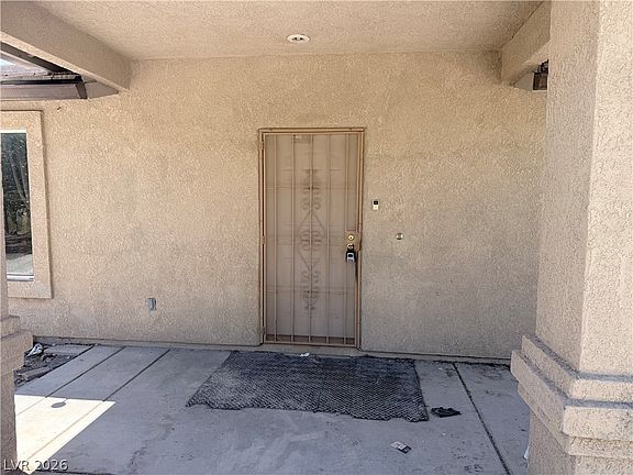 3rd image of 6230 Cajon Ln