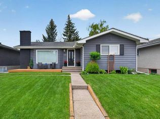 425 E Woodland Cres SE, Calgary, AB T2J1J7