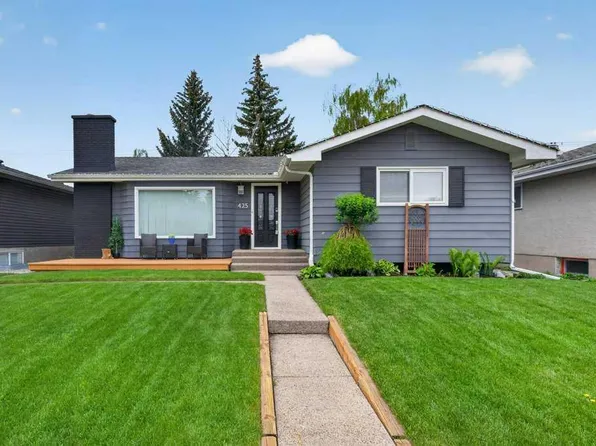 425 E Woodland Cres SE, Calgary, AB T2J 1J7