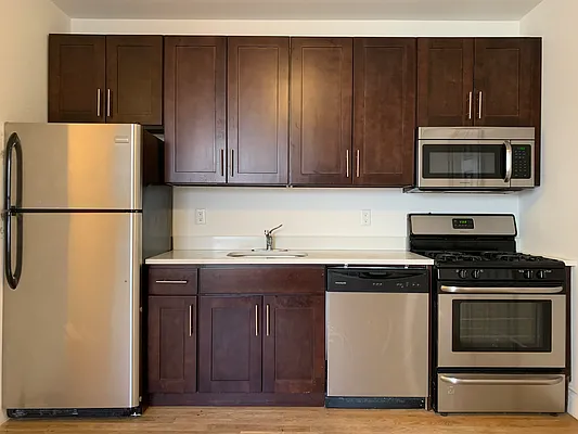 Rented by Hillel Realty Group | media 10