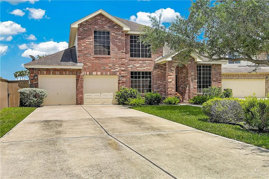 4 bed, 3.5 bath, 2945 sqft, $3,000 — Photo 1