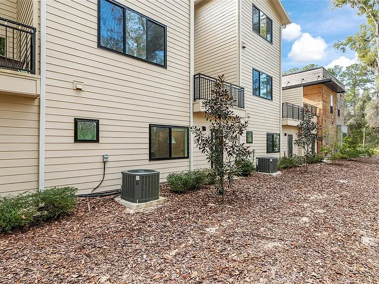 2601 SW Williston Rd #106 — Photo 77