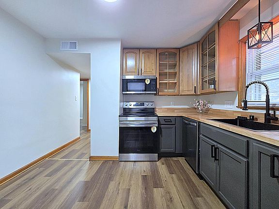5th image of 3136 N 77th STREET