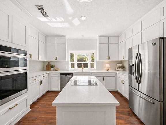 3rd image of 6111 Sparks Valley Ct