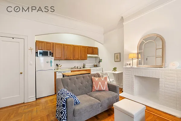 Rented by Compass | media 7