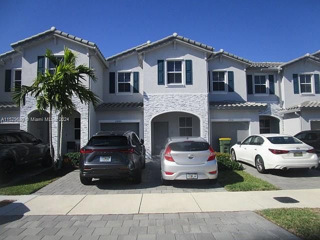 1st image of 2649 SE 12th St