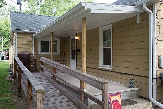 2nd image of 418 Congress St