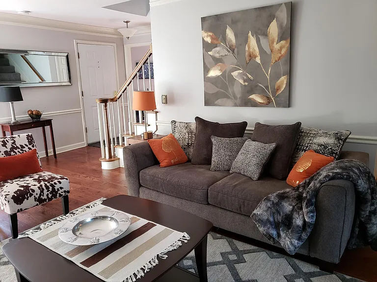 303 W Chownings Ct — Photo 7