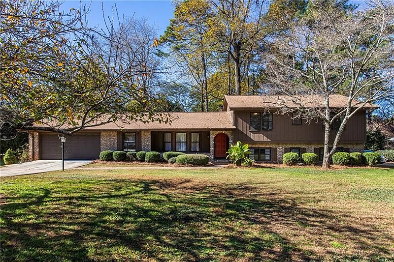 1st image of 2366 Wood Creek Ct
