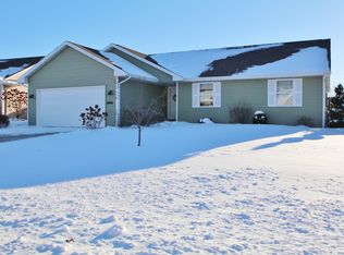 2996 Emmalane Dr, Green Bay, WI 54311