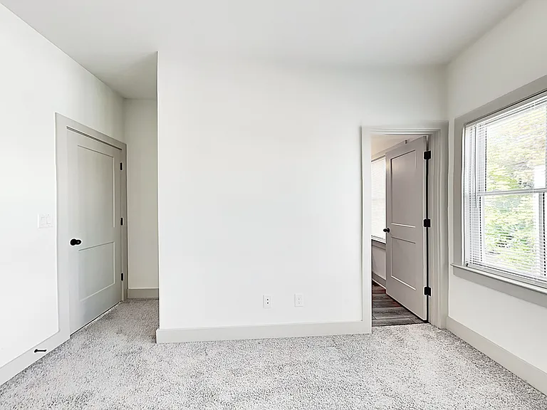 583 King Arnold St — Photo 16