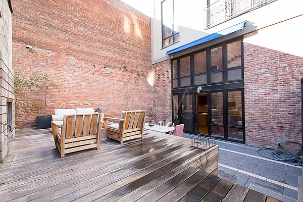 Sold by Brick&Mortar | media 26