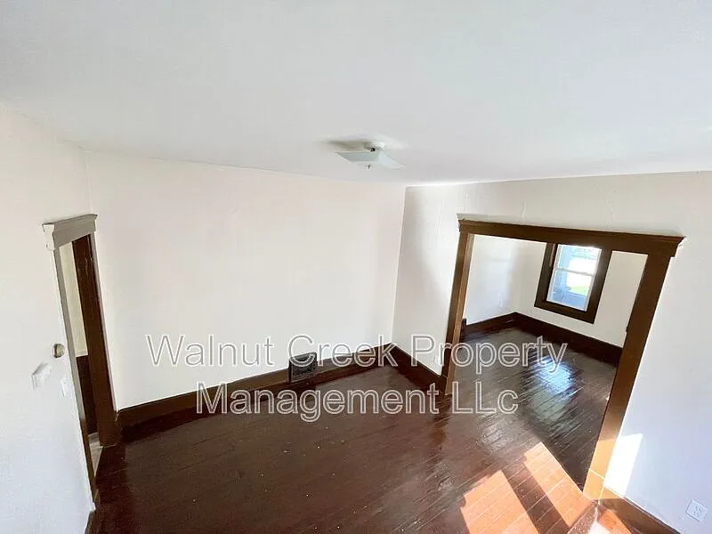 3 bed, 1.0 bath, 1098 sqft, $1,195 — Photo 3