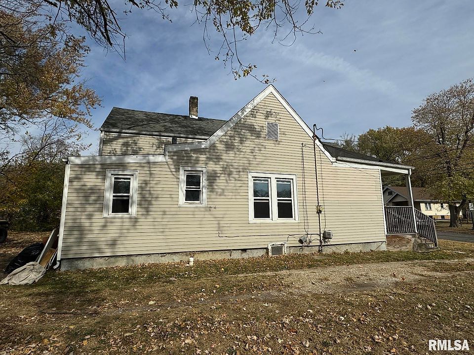 2nd image of 1913 N Bigelow St