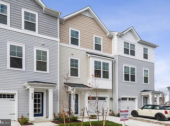 3rd image of 513 Seaway Ln