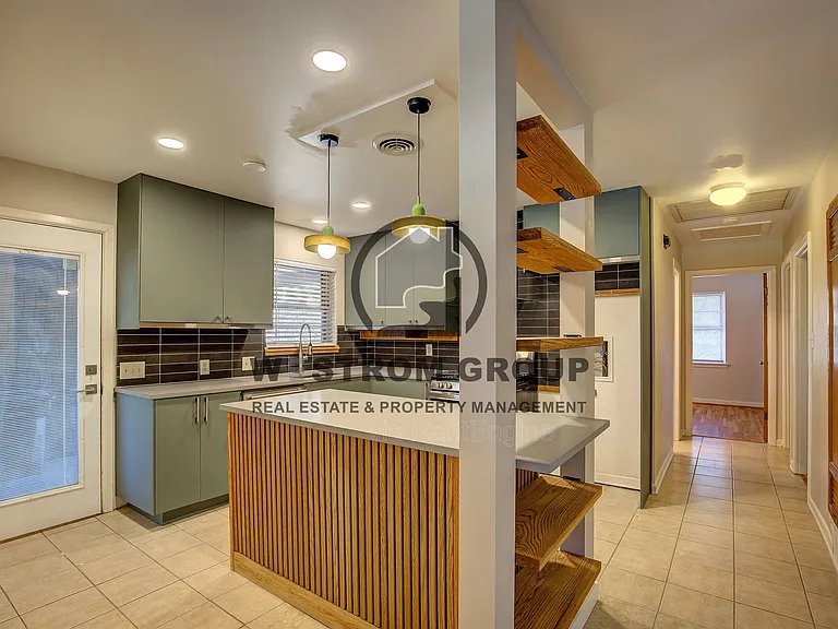 3905 Sanguinet St — Photo 12