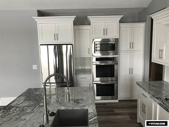 4th image of 2194 Arthur Ave