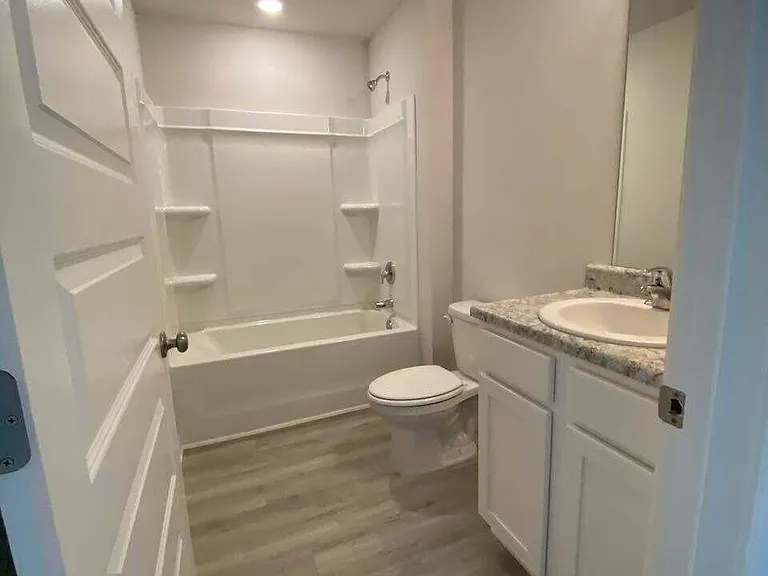 4960 Shurer Ln — Photo 5