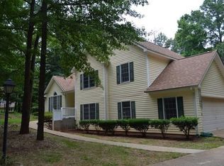 135 Happy Valley Ct, Newnan, GA
