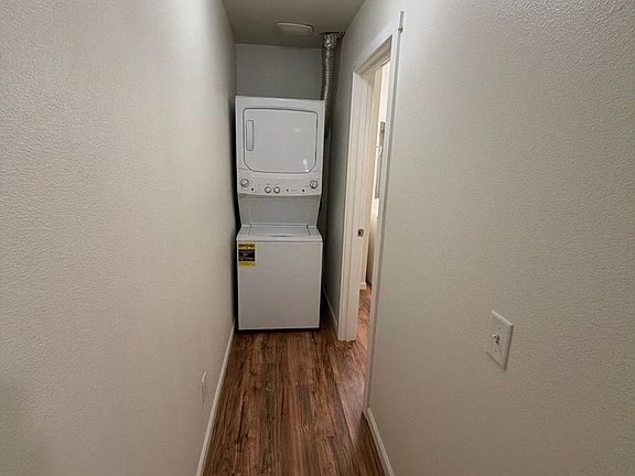 5th image of 200 Railroad Ave #1