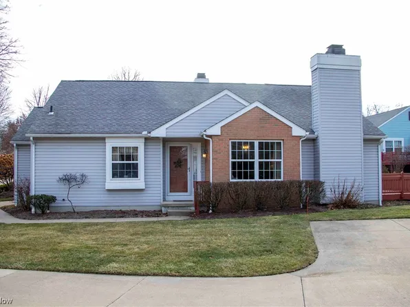2142 Abbey Rd, Akron, OH 44312