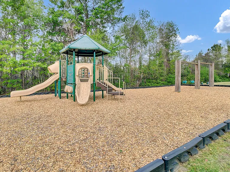 236 Emerald Isle Dr — Photo 38