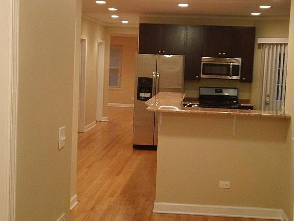 5th image of 6321 N Washtenaw Ave APT 1