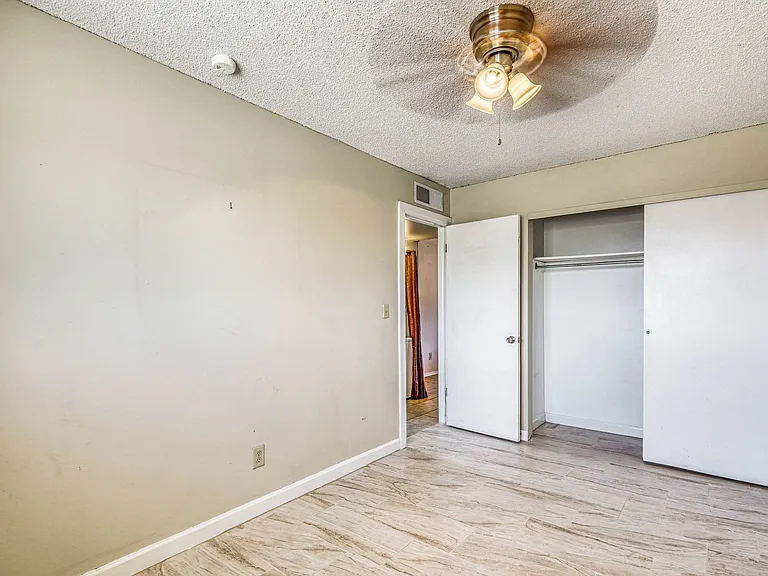 4555 Sun Valley Dr — Photo 13