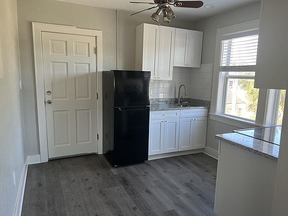 4th image of 2105 Central Ave #12