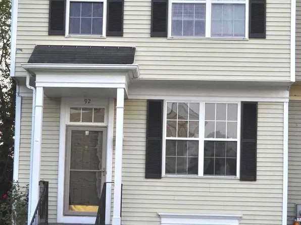 92 Denny Cir, Newark, DE 19702