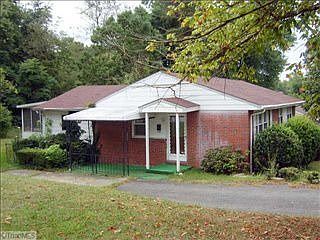 2nd image of 2709 Rosemary Dr